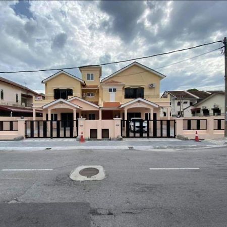 Ipoh Family Villa-Spacious Stay For 21 Or 42Pax Extérieur photo
